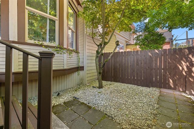 1225 E Jefferson Street, Seattle, WA 98122