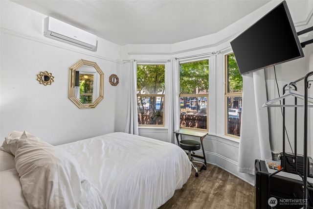 1225 E Jefferson Street, Seattle, WA 98122
