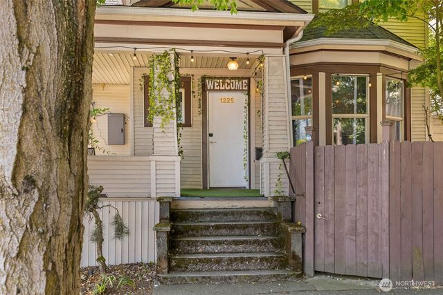 1225 E Jefferson Street, Seattle, WA 98122