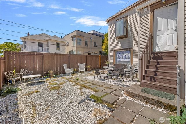 1225 E Jefferson Street, Seattle, WA 98122