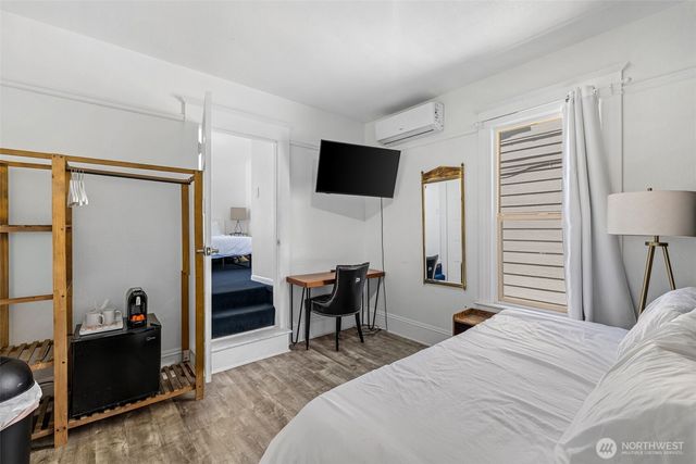 1225 E Jefferson Street, Seattle, WA 98122