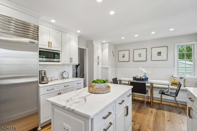 28 COLERIDGE ROAD, Millburn Twp., NJ 07078