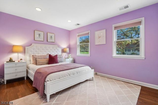 28 COLERIDGE ROAD, Millburn Twp., NJ 07078