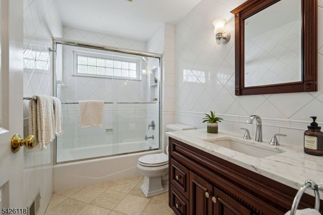 28 COLERIDGE ROAD, Millburn Twp., NJ 07078