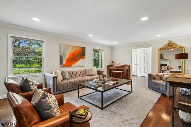 28 COLERIDGE ROAD, Millburn Twp., NJ 07078