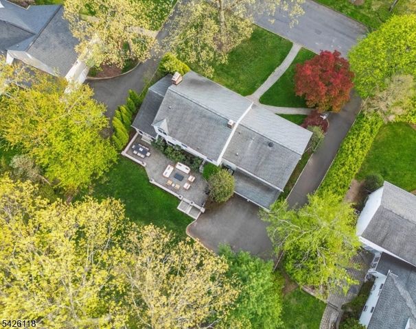 28 COLERIDGE ROAD, Millburn Twp., NJ 07078