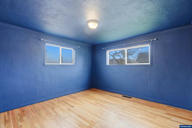 1860 Capitol St SE, Salem, OR 97302