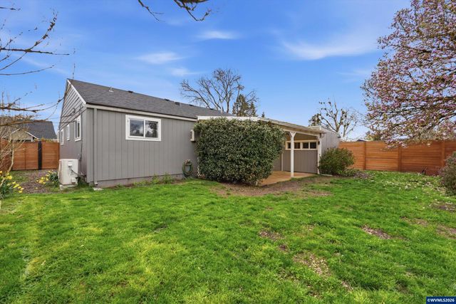 1860 Capitol St SE, Salem, OR 97302