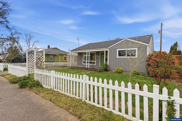 1860 Capitol St SE, Salem, OR 97302