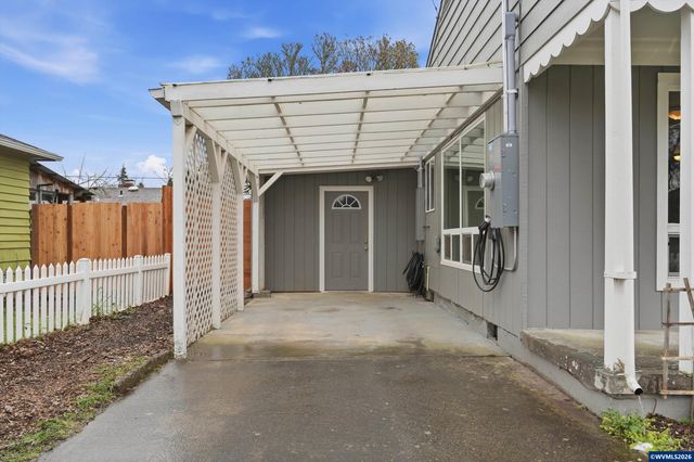 1860 Capitol St SE, Salem, OR 97302