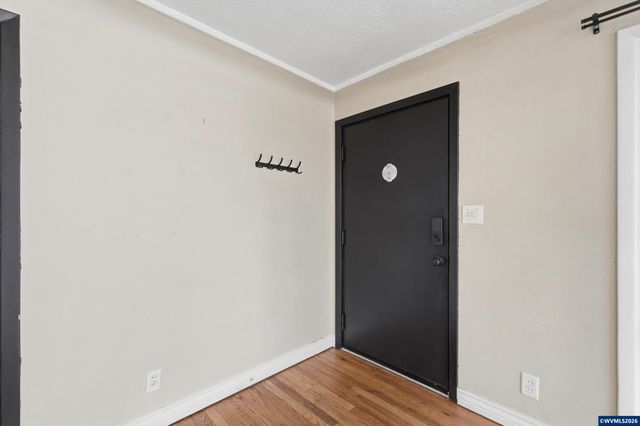 1860 Capitol St SE, Salem, OR 97302