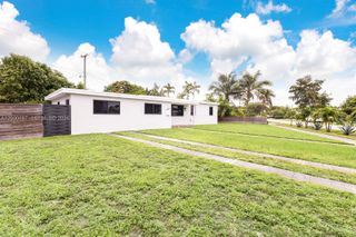 11431 SW 40th Ter, Miami, FL 33165
