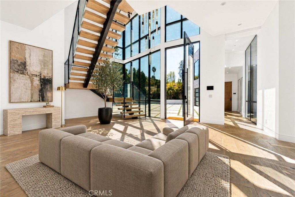 4653 Vanalden Avenue, Tarzana, CA 91356 — photo 3
