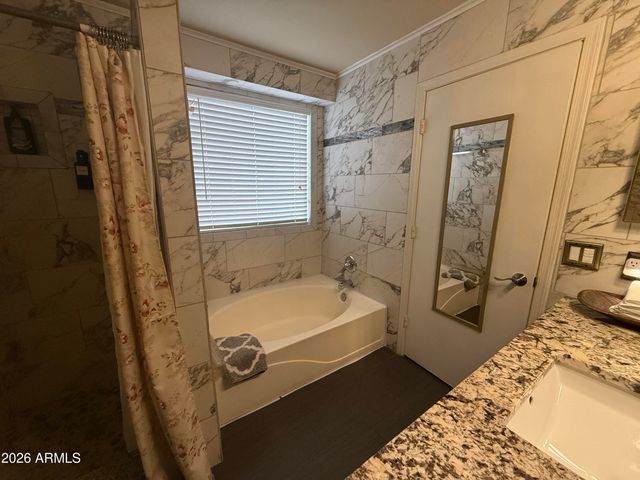 2058 S VOYAGER Drive, Gilbert, AZ 85295