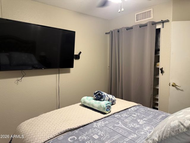 2058 S VOYAGER Drive, Gilbert, AZ 85295