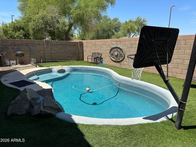 2058 S VOYAGER Drive, Gilbert, AZ 85295