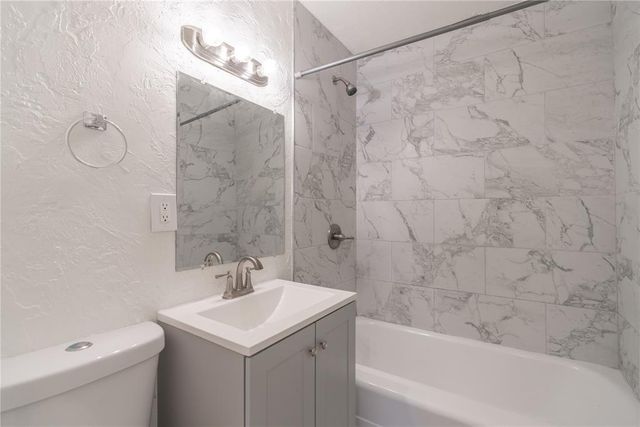 514 E Rickenbacker Drive, Midwest City, OK 73110