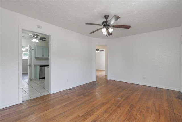 514 E Rickenbacker Drive, Midwest City, OK 73110