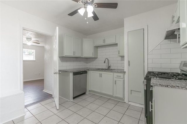 514 E Rickenbacker Drive, Midwest City, OK 73110