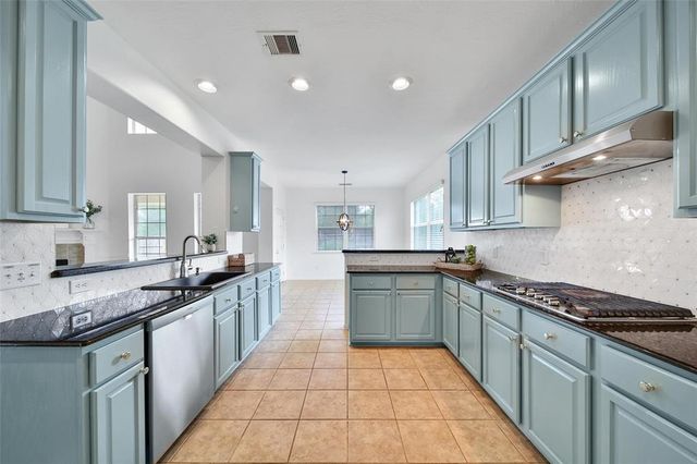 10802 Lake Raven Court, Cypress, TX 77433