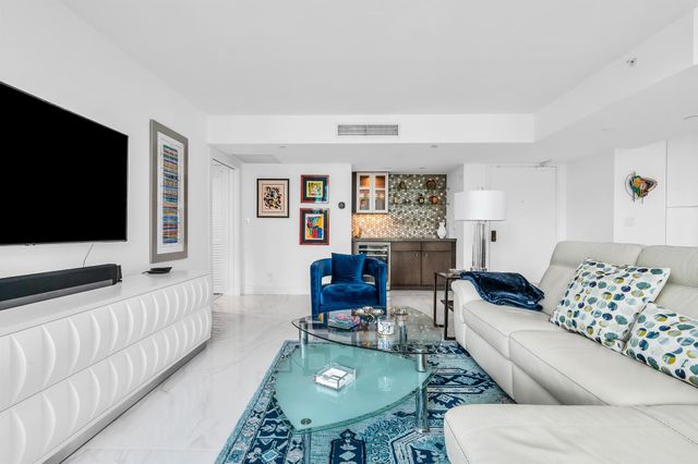 100 SE 5th Avenue 302, Boca Raton, FL 33432