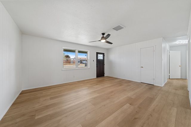 17 Meadowbrook Dr, Big Spring, TX 79511