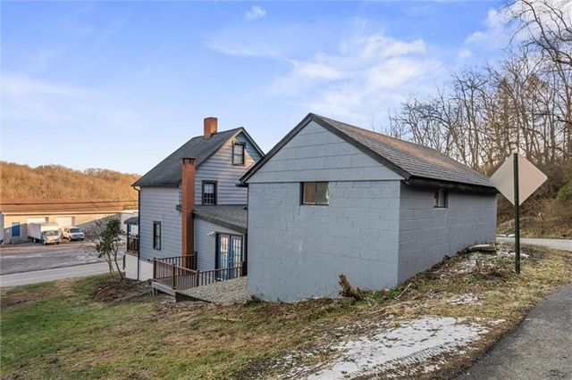 803 LITTLE DEER CREEK VALLEY RD., West Deer, PA 15076