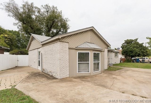 7731 E Skelly Drive, Tulsa, OK 74129