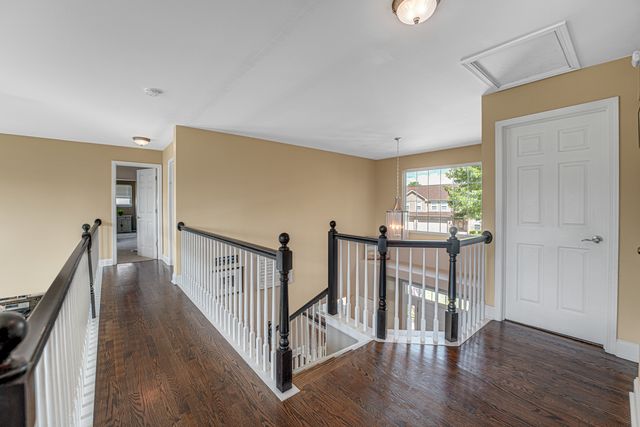 2316 Loop Road, Algonquin, IL 60102