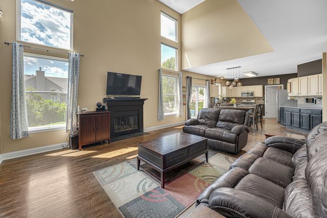2316 Loop Road, Algonquin, IL 60102