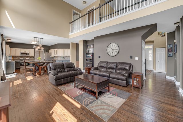 2316 Loop Road, Algonquin, IL 60102