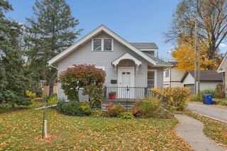 1074 Hyacinth Avenue E, Saint Paul, MN 55106