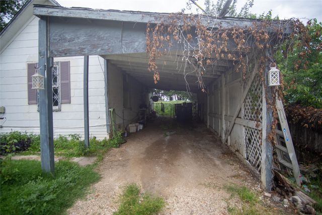 106 S Watson Street, Alvarado, TX 76009