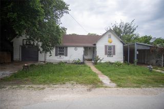 106 S Watson Street, Alvarado, TX 76009