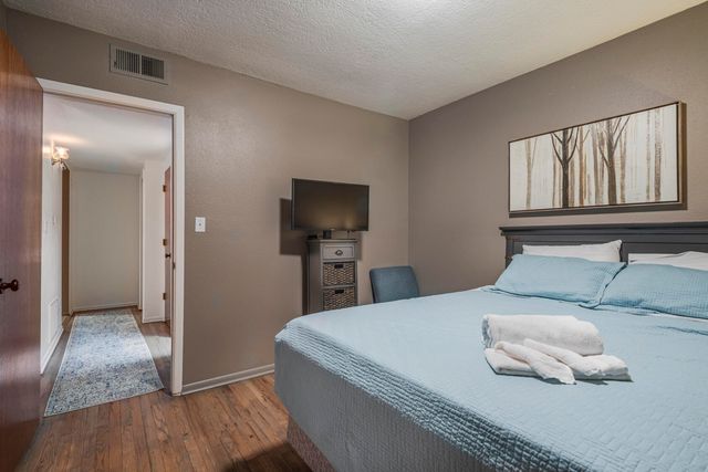 215 Carlisle Boulevard NE, Albuquerque, NM 87106