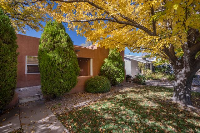 215 Carlisle Boulevard NE, Albuquerque, NM 87106