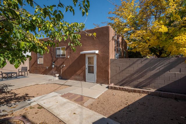 215 Carlisle Boulevard NE, Albuquerque, NM 87106