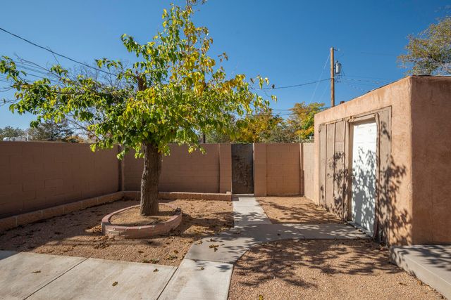 215 Carlisle Boulevard NE, Albuquerque, NM 87106