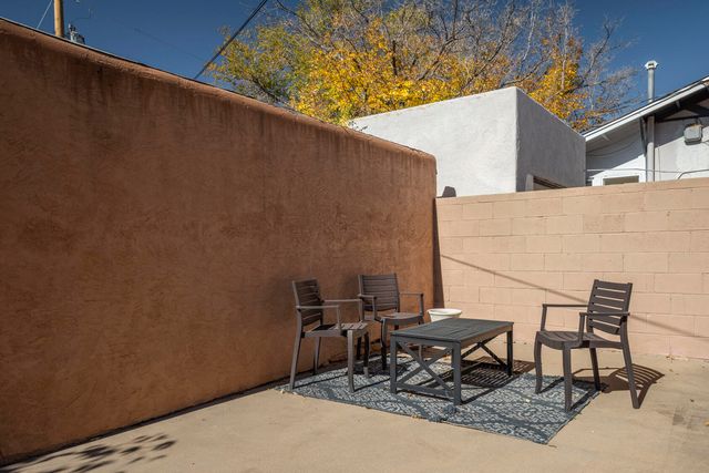 215 Carlisle Boulevard NE, Albuquerque, NM 87106