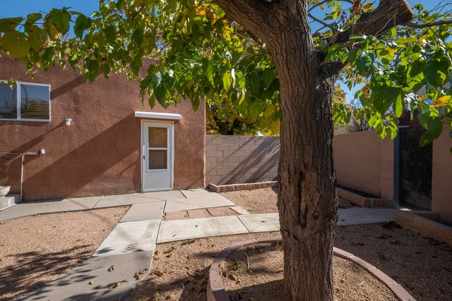 215 Carlisle Boulevard NE, Albuquerque, NM 87106