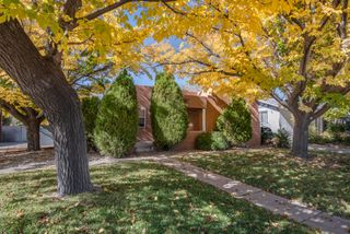 215 Carlisle Boulevard NE, Albuquerque, NM 87106