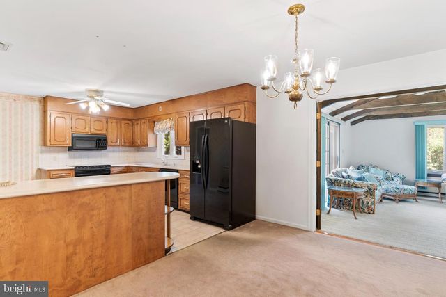 936 EMILY DR, Mechanicsburg, PA 17055