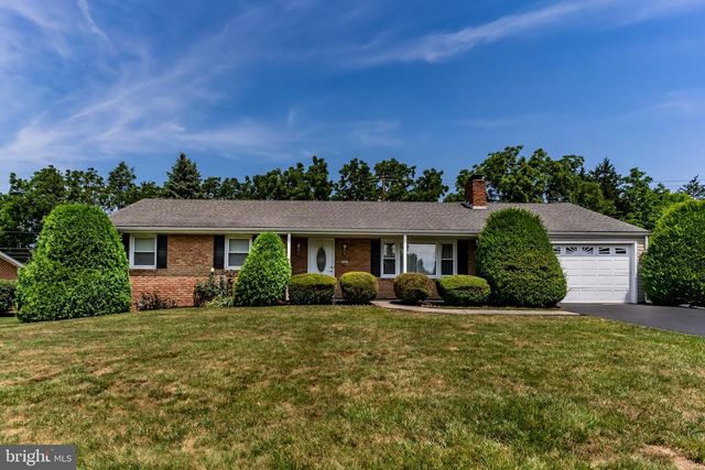 936 EMILY DR, Mechanicsburg, PA 17055
