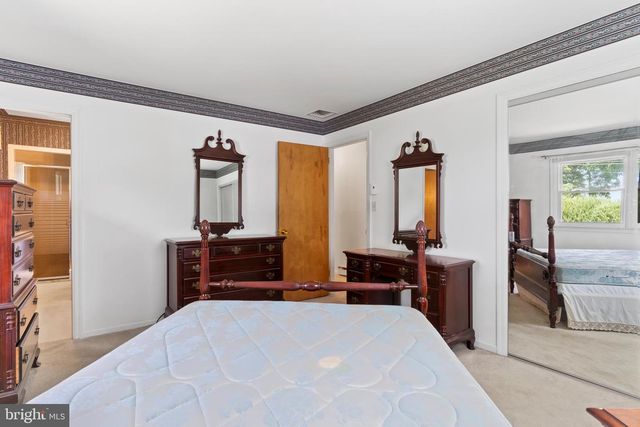 936 EMILY DR, Mechanicsburg, PA 17055