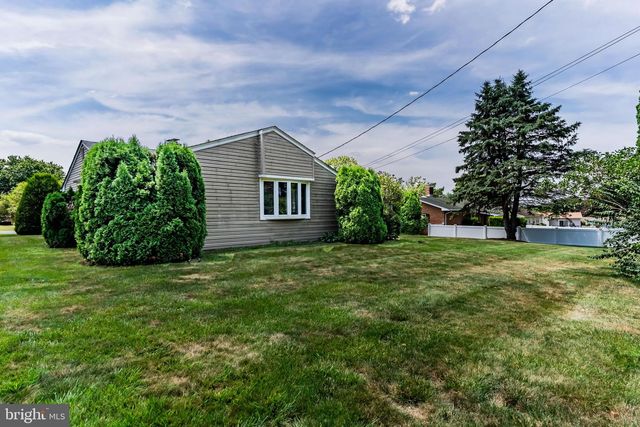 936 EMILY DR, Mechanicsburg, PA 17055