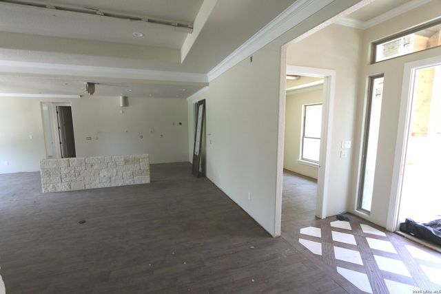 1114 HUMMINGBIRD LN, Adkins, TX 78101