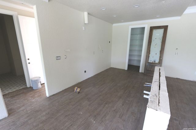 1114 HUMMINGBIRD LN, Adkins, TX 78101