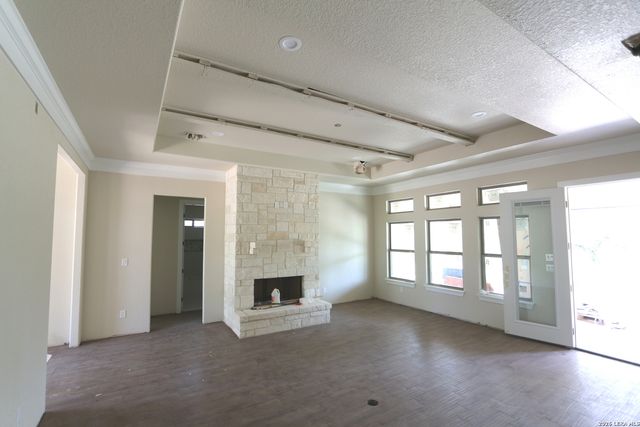1114 HUMMINGBIRD LN, Adkins, TX 78101