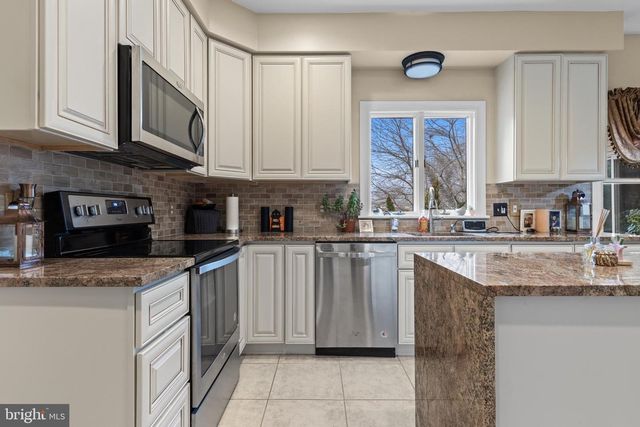 7 EMMA DR, Wilmington, DE 19810