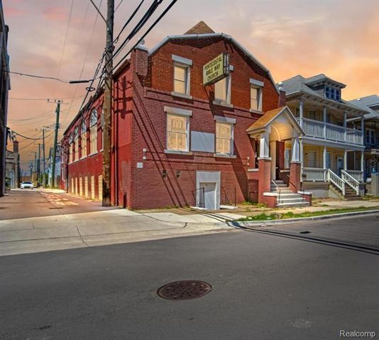 2935 Yemans Street, Hamtramck, MI 48212